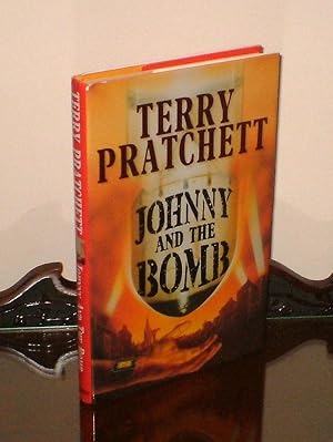 Imagen del vendedor de Johnny and the Bomb - **Signed** - 1st/1st a la venta por Saffron Books