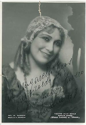 Cartolina con fotografia di scena della cantante in costume di "Manon"