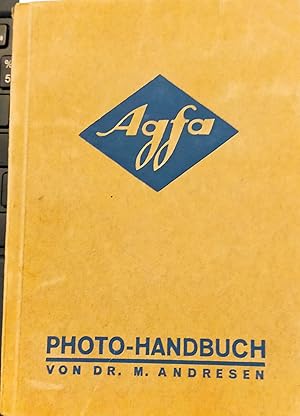 Imagen del vendedor de Das groe Agfa - Labor - Handbuch. 1. Negativverfahren 2. Das positive Bild 3. Das Agfa - Laborsystem. Die Einrichtung der Dunkelkammer nach neuzeitlichen Erfahrungen.1941 a la venta por Buecherstube Eilert, Versandantiquariat