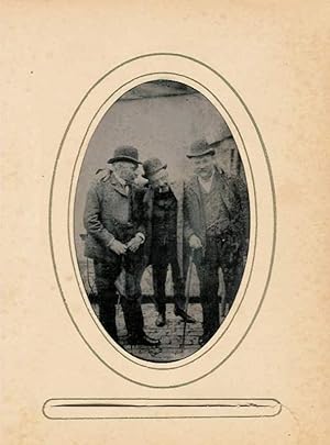 Personengruppe. 3 alte Männer mit Hut. Original - Fotografie. Ferrotypie