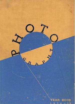 Imagen del vendedor de Photography year book 1936 - 37. Englisch. With photographs by Man Ray, Brassai and Moholy-Nagy etc. a la venta por Buecherstube Eilert, Versandantiquariat