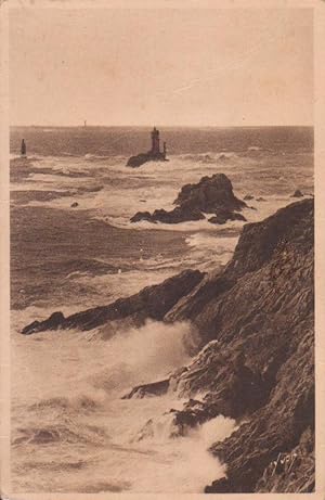 Carte postale : ILE DE SEIN - Pointe du Raz de Sein, l'Eperon et le Phare de la Vieille par gross...