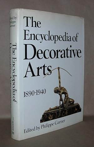Seller image for THE ENCYCLOPEDIA OF DECORATIVE ARTS, 1890-1940 for sale by Evolving Lens Bookseller