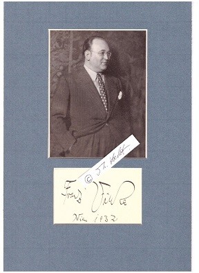 Imagen del vendedor de FRANZ VLKER (1899-1965) deutscher Opernsnger, Tenor, Kammersnger, 1931 folgte Vlker seinem Frderer Clemens Krauss an die Wiener Staatsoper, 1935 reihte er sich in das Ensemble der Berliner Staatsoper Unter den Linden ein. Den Gipfel seiner Sngerlaufbahn kennzeichnet der Auftritt bei den Bayreuther Festspielen in den Jahren 1933 bis 1942. Vor allem in den Rollen des Lohengrin und Siegmund in der Walkre setzte der Wagnertenor Vlker sngerische Mastbe. a la venta por Herbst-Auktionen