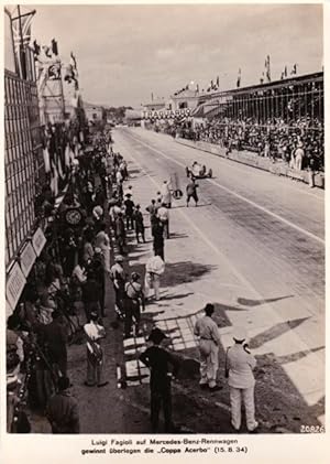 Original-Fotoabzug: "Luigi Fagioli auf Mercedes-Benz-Rennwagen gewinnt überlegen die ,Coppa Acerb...