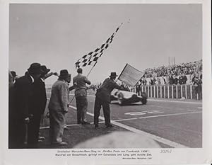 Original-Fotoabzug: "Dreifacher Mercedes-Benz-Sieg im ,Großen Preis von Frankreich 1938': Manfred...