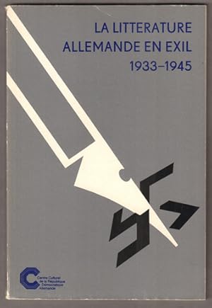 Bild des Verkufers fr La litterature allemande en exil 1933-1945. Guide de l  exposition de la Deutsche Bcherei (Bibliothque allemande), Leipzig, au Centre Culturel de la Rpublique Dmocratique Allemande, Paris. zum Verkauf von Antiquariat Neue Kritik