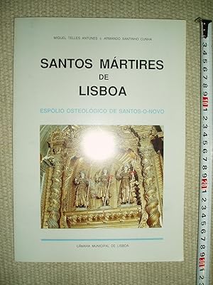 Image du vendeur pour Santos mrtires de Lisboa : esplio osteolgico de Santos-o-Novo mis en vente par Expatriate Bookshop of Denmark