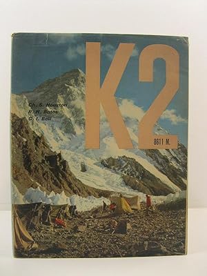 Image du vendeur pour K2. 8611 m. Troisieme expedition americaine au Karakorum. 70 photographies en noir et en coleurs par les membres de l'expedition mis en vente par Coenobium Libreria antiquaria