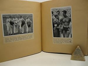 Berlin 1936. Raccolta di riproduzioni fotografiche corredate da didascalie in tedesco delle Olimp...