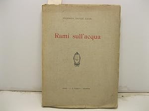 Rami sull'acqua.