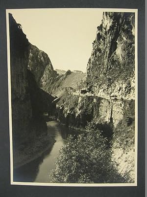 Marche. Valle dell'Esino. Gole della Rossa, 27 maggio 1955. Due fotografie