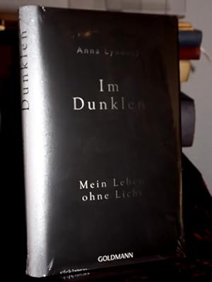 Immagine del venditore per Im Dunklen. Mein Leben ohne Licht. Aus dem Englischen von Sibylle Schmidt. venduto da Antiquariat Hecht