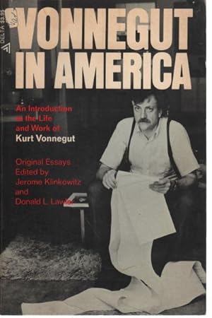 Imagen del vendedor de Vonnegut in America An introduction to the life and work of Kurt Vonnegut a la venta por Di Mano in Mano Soc. Coop