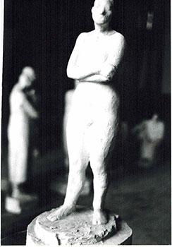 Photograph of the sculpture la Mujer del Circo.