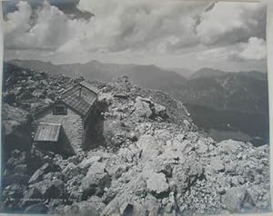 Wiener Neustädterhütte a. d. Zugspitze g. Eibsee. Original-Fotografie mit einbelichtetem Titel, S...