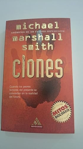 Bild des Verkufers fr Clones (Los Jet de Plaza & Janes) (Spanish Edition) zum Verkauf von NOMBELA LIBROS USADOS