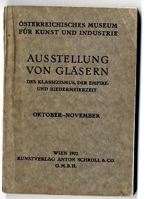 Ausstellung von Gläsern des Klassizismus, der Empire- und Biedermeierzeit.