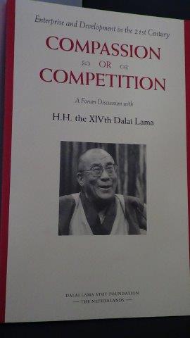 Imagen del vendedor de Compassion or competition. A forum discussion with H.H. the 14th Dalai Lama. a la venta por GAMANDER ANTIQUARIAT