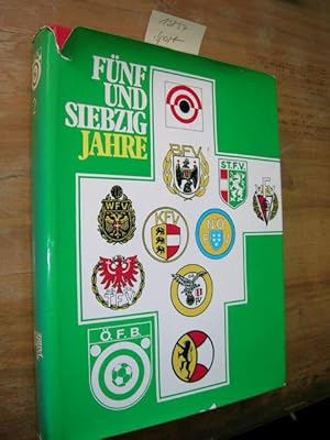 Imagen del vendedor de Fnfundsiebzig Jahre. Die Bundesliga und die Chronik der Fussball-Landesverbnde. a la venta por Klaus Ennsthaler - Mister Book