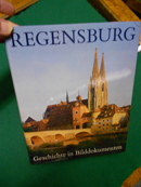 Immagine del venditore per Regensburg. Geschichte in Bilddokumenten. venduto da Galerie  Antiquariat Schlegl