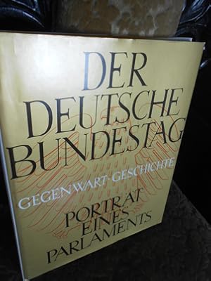 Imagen del vendedor de Der Deutsche Bundestag. Portrt eines Parlaments. Gegenwart und Geschichte. [Bild- Dokumentation]. Idee, Redaktion und Gestaltung von Gnther Neske und Jan Schmitz, die Bildtexte stammen von Helmut Herles. a la venta por Galerie  Antiquariat Schlegl