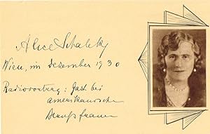 Postkarte m. aufgez. Zeitungsporträt, 4 eigh. Zeilen u. Namenszug, Wien, Dezember 1930.