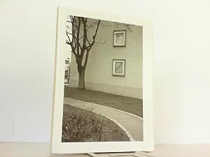 Bild des Verkäufers für Haus, Weg, Baum. zum Verkauf von Antiquariat Ehbrecht - Preise inkl. MwSt