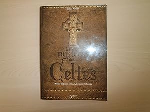 Imagen del vendedor de Les mystres des Celtes : Mythes, crmonies rituelles, croyances et lgendes a la venta por Le temps retrouv