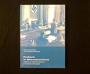 Image du vendeur pour Strafjustiz im Nationalsozialismus. Rassische und politische Verfolgung im Kontext der NS- Strafjustiz. mis en vente par Antiquariat Matthias Drummer