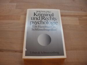 Immagine del venditore per Kriminal- und Rechtspsychologie. Ein Handbuch in Schlsselbegriffen. venduto da Versandantiquariat Abendstunde