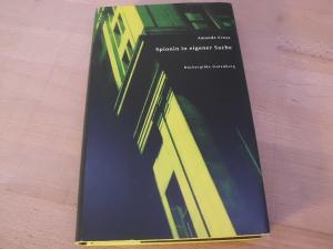 Image du vendeur pour Spionin in eigener Sache. Aus dem Amerikanischen von Helga Herborth. Herstellung: Thomas Pradel. Umschlag- und Einbandentwurf von Elisabeth Hau. mis en vente par Versandantiquariat Abendstunde