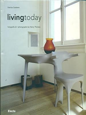 Seller image for Living to day for sale by Librodifaccia
