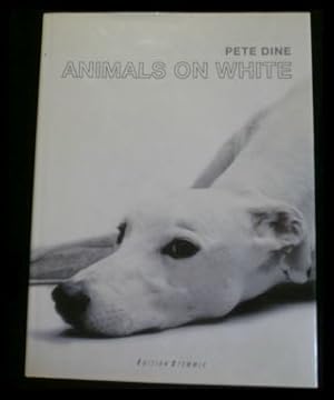 Bild des Verkufers fr Animals on White zum Verkauf von ANTIQUARIAT Franke BRUDDENBOOKS