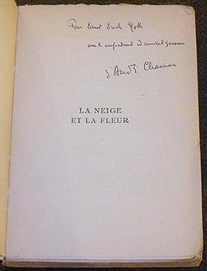 Seller image for La neige et la fleur. for sale by Sam Gatteno Books