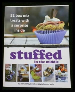 Imagen del vendedor de Stuffed in the Middle: 52 Box Mix Treats with a Surprise Inside a la venta por ANTIQUARIAT Franke BRUDDENBOOKS