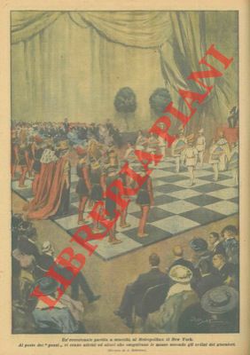Al Metropolitan di New York si é svolta una colossale partita a scacchi: al posto dei pezzi, attr...