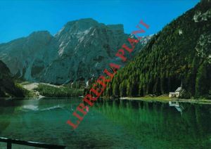 Dolomiti. Lago di Braies.