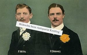 " Zwei elegante Herren mit Blumen am Revers ".