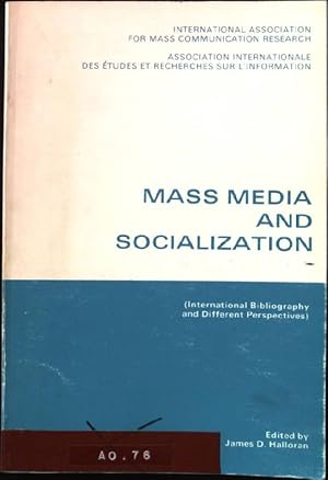 Immagine del venditore per Mass Media and Socialization. International Bibliography and Different Perspectives. International Association for Mass Communication Research. venduto da books4less (Versandantiquariat Petra Gros GmbH & Co. KG)