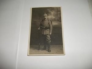 Bild des Verkufers fr Soldat mit Pickelhaube und Gewehr. zum Verkauf von Ottmar Mller