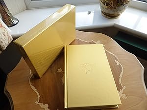 Seller image for The Shepherds Crown : MINT STAMPED SCARCE LIMITED EDITION {500 copies} SIGNATURE EMBOSSED, GOLD COAT of ARMS WAFER & AUTHENTICATION HOLOGRAM in GOLD HONEYCOMB SLIPCASE with EXCLUSIVE SIGNED LIMITED TIFFANY ACHING PRINT with RELATED POSTCARD for sale by Welcombe Books