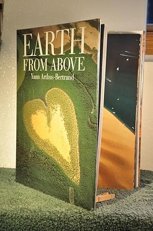 Immagine del venditore per Earth From Above: Revised and Expanded Edition venduto da Longs Peak Book Company