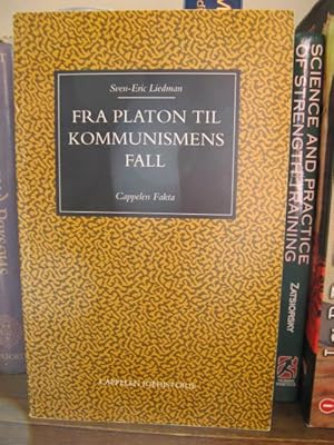 Bild des Verk�ufers f�r Fra Platon til Kommunismens Fall: politisk Idehistorie zum Verkauf von PsychoBabel & Skoob Books