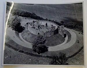 Immagine del venditore per Restormel Castle, Cornwall - Original Press Photograph venduto da Maynard & Bradley