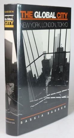 Imagen del vendedor de The Global City. New York, London, Tokyo a la venta por Bow Windows Bookshop (ABA, ILAB)