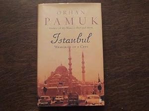 Immagine del venditore per Istanbul: Memories Of A City venduto da M & P BOOKS   PBFA MEMBER