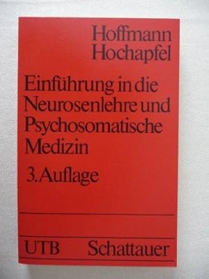 Imagen del vendedor de Einfhrung in die Neurosenlehre und psychosomatische Medizin. Mit einer Darstellung der wichtigsten Psychotherapie-Verfahren. Mit 7 Tabellen. Mit zwei Vorworten der Verfasser. Mit einem Literaturverzeichnis und einem Sachregister. - (=UTB, Band 951). a la venta por BOUQUINIST