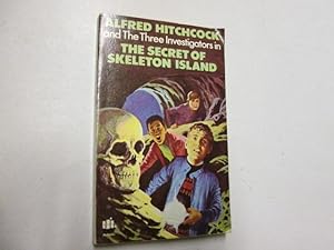 Immagine del venditore per Alfred Hitchcock and the Three Investigators In The Secret Of Skeleton Island [Alfred Hitchcock Mystery Series 6] venduto da Goldstone Rare Books