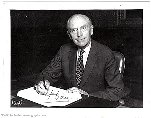 Attractive Signed Portrait Photograph, (Sir Alec Douglas-, 1903-1995, Prime Minister)